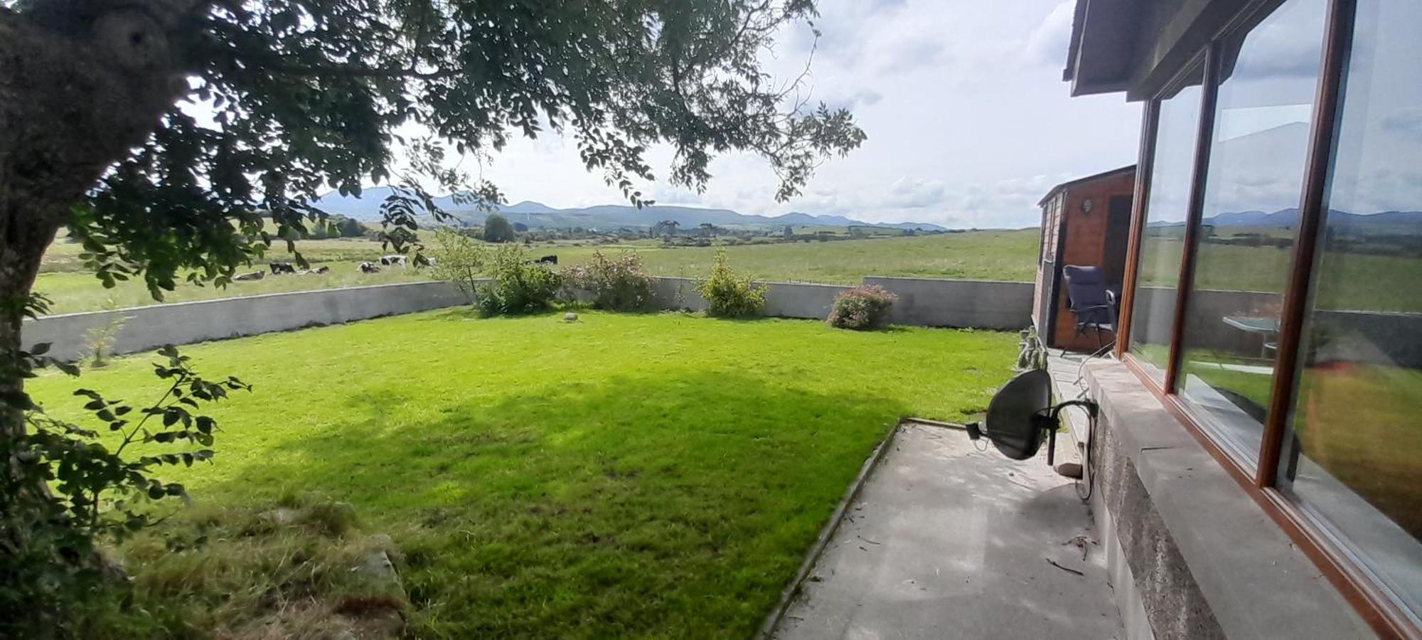 Oaktree Manor Villa Castlewellan Exterior photo